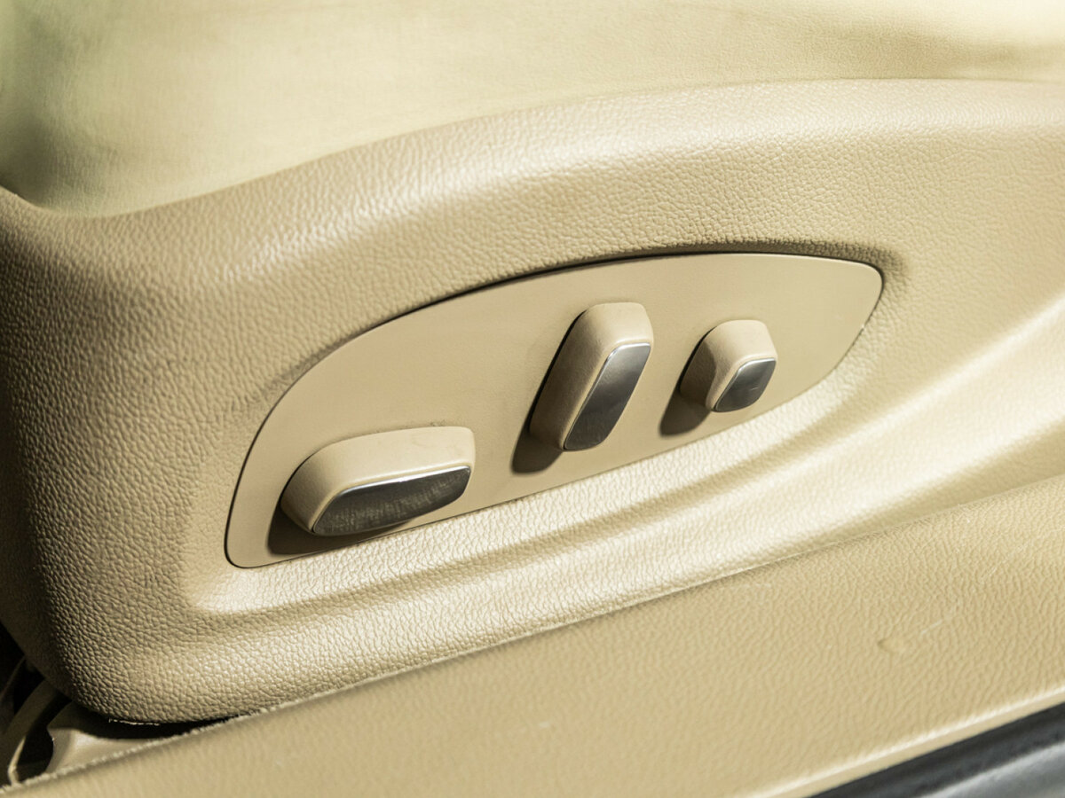 Купить Cadillac ELR с пробегом. Фото: #14