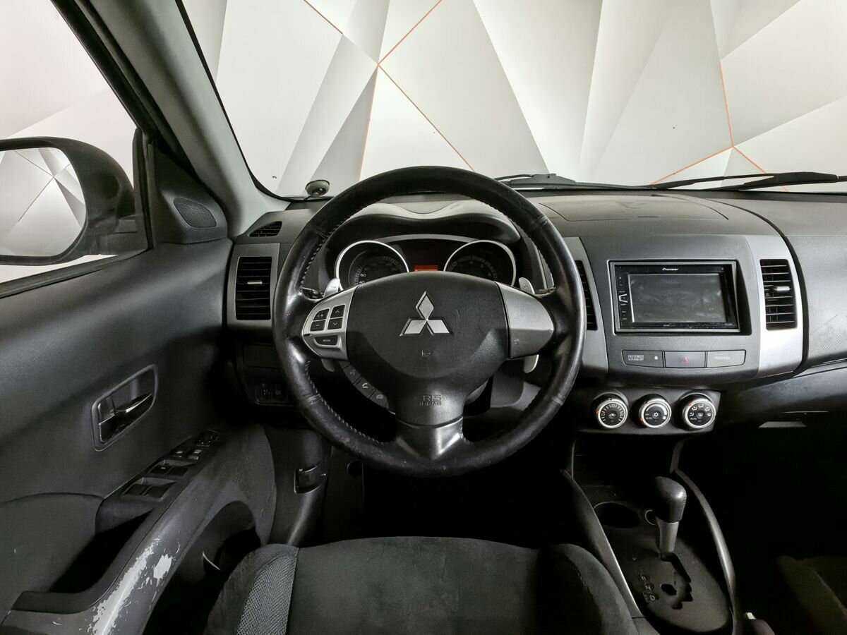 Купить Mitsubishi Outlander с пробегом. Фото: #13