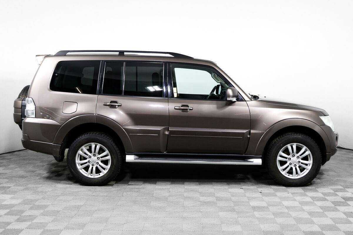 Купить Mitsubishi Pajero с пробегом. Фото: #3