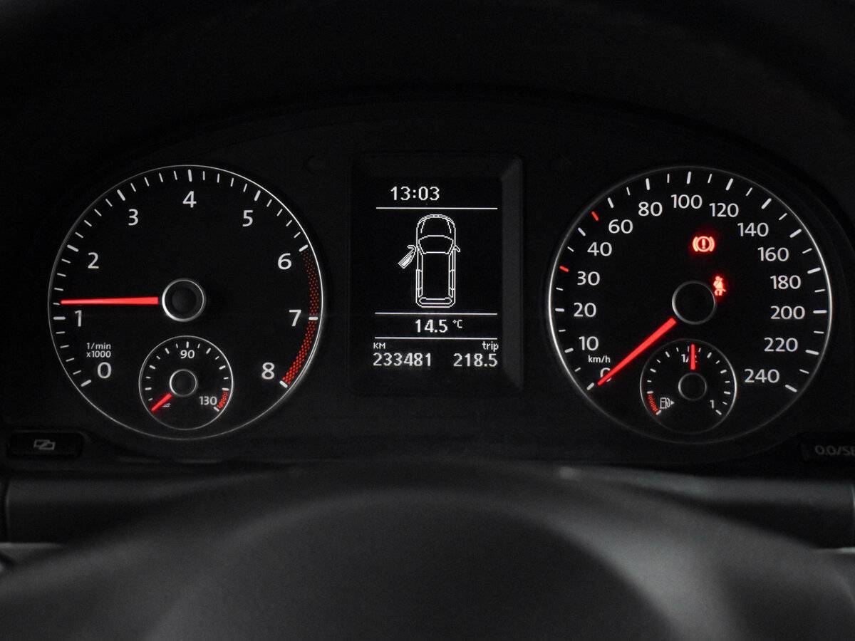 Купить Volkswagen Touran с пробегом. Фото: #18