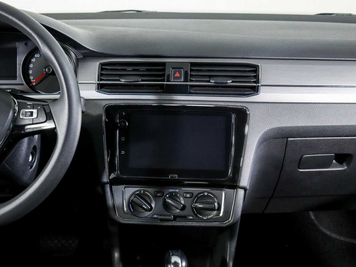 Купить Volkswagen Santana с пробегом. Фото: #9