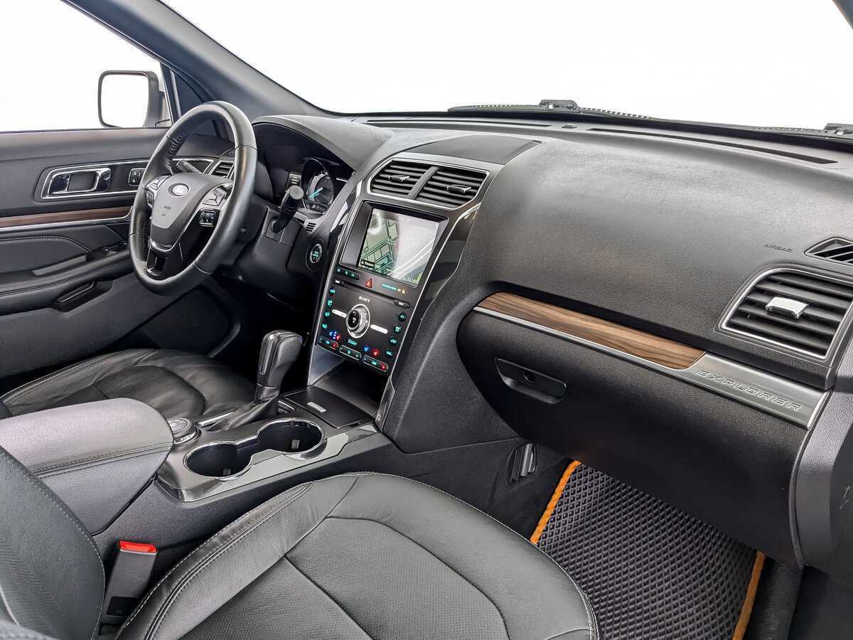 Купить Ford Explorer с пробегом. Фото: #8