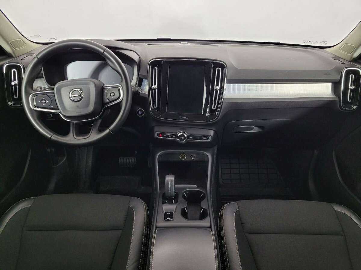 Купить Volvo XC40 с пробегом. Фото: #6
