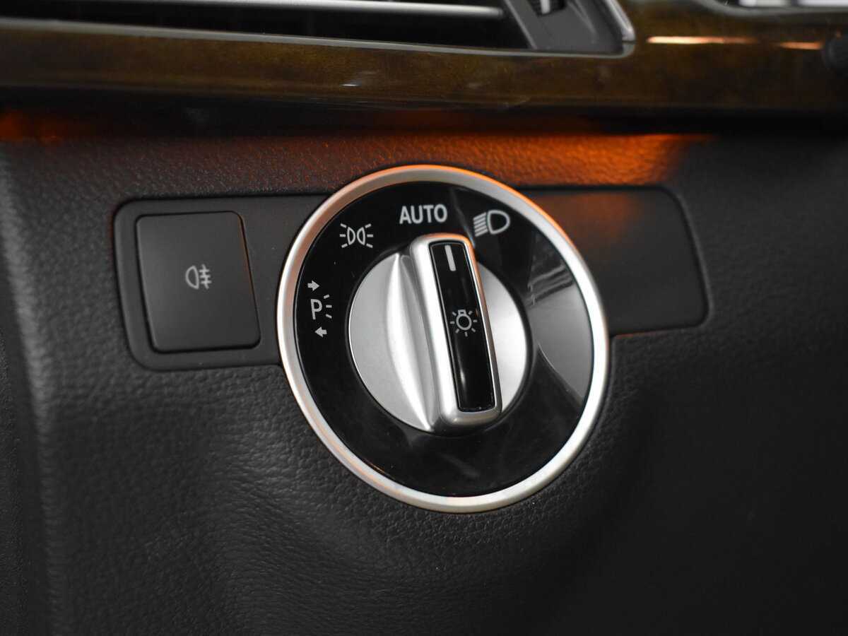 Купить Mercedes-Benz E-Класс с пробегом. Фото: #10
