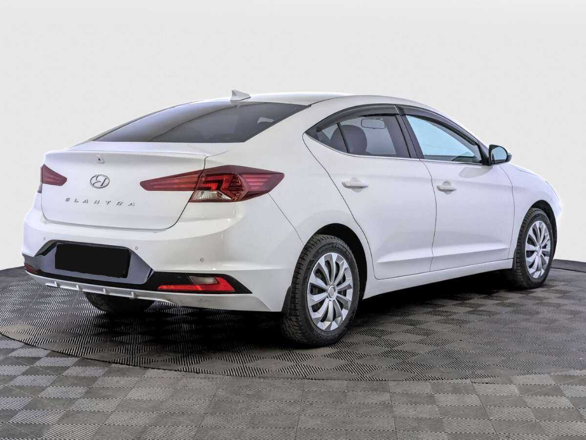 Купить Hyundai Elantra с пробегом. Фото: #4