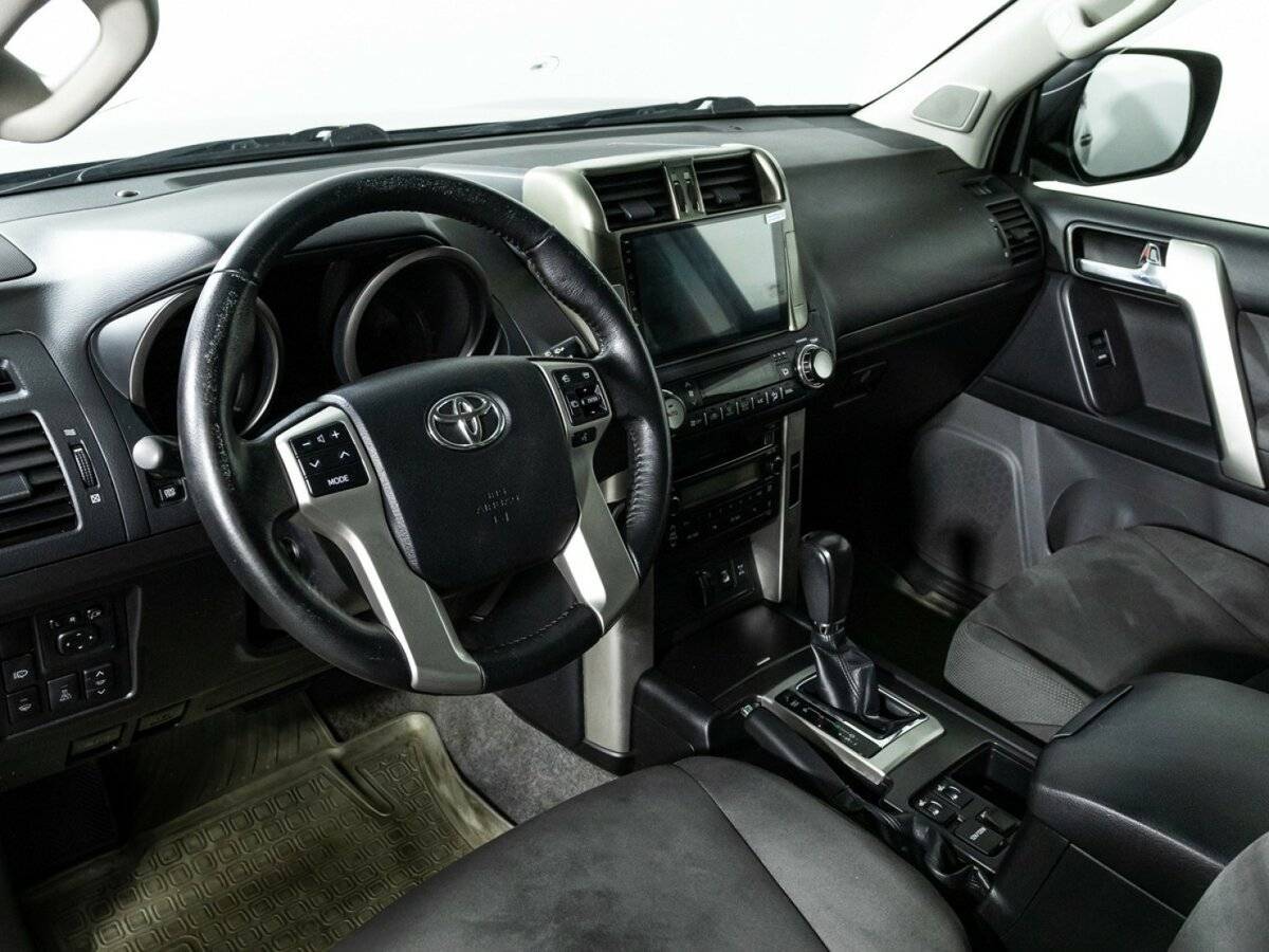 Купить Toyota Land Cruiser Prado с пробегом. Фото: #10