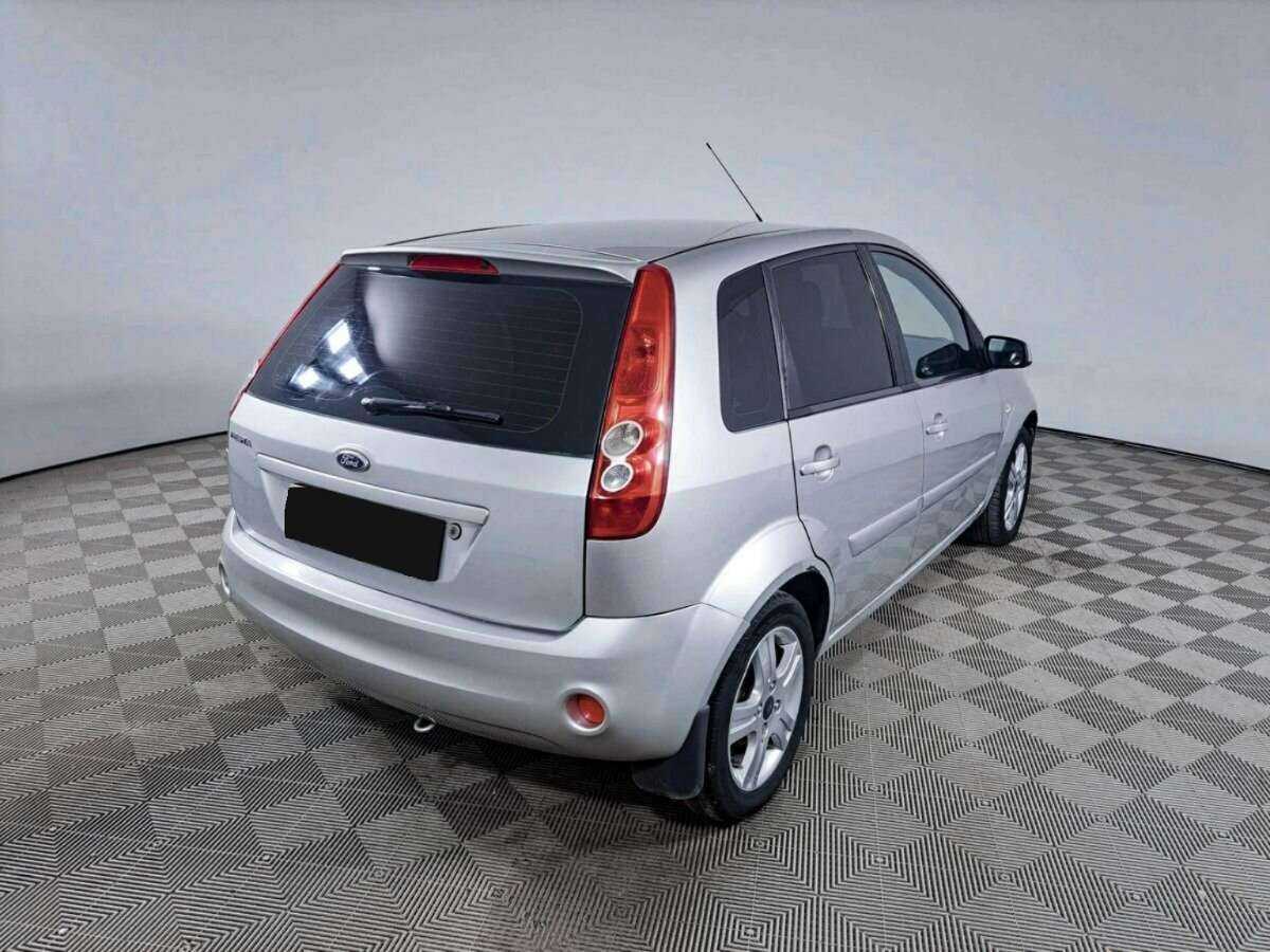 Купить Ford Fiesta с пробегом. Фото: #4