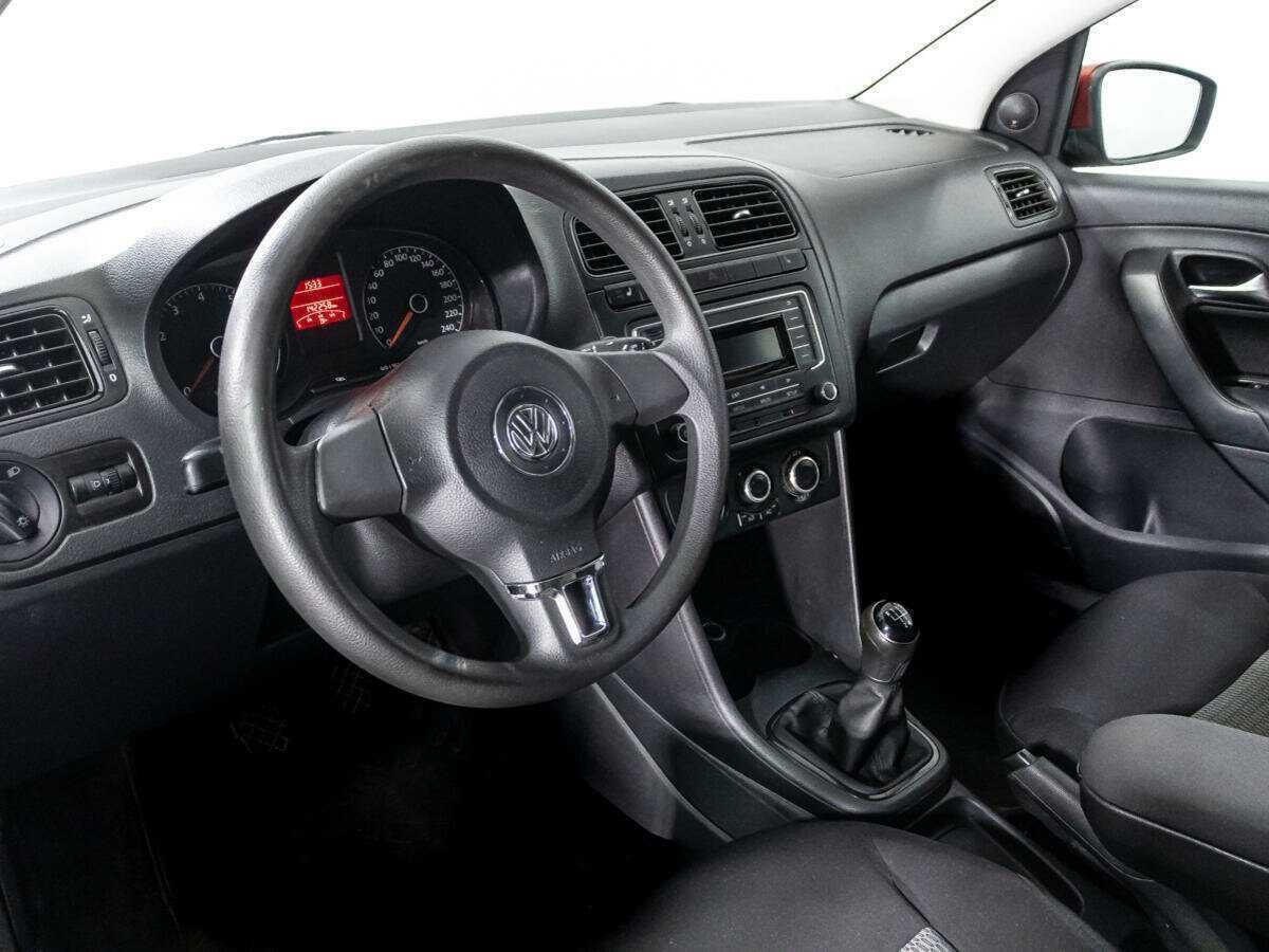 Купить Volkswagen Polo с пробегом. Фото: #10