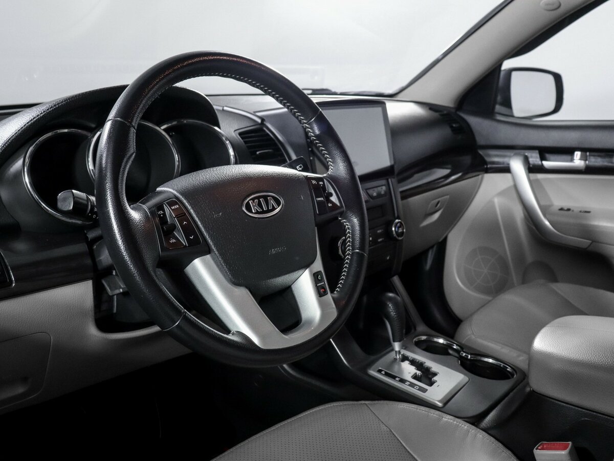 Купить Kia Sorento с пробегом. Фото: #10