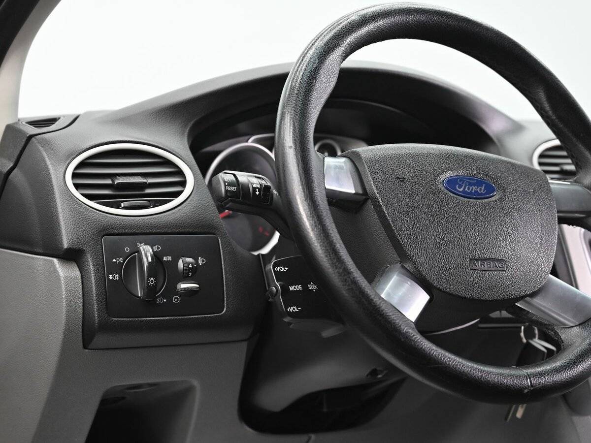 Купить Ford Focus с пробегом. Фото: #8