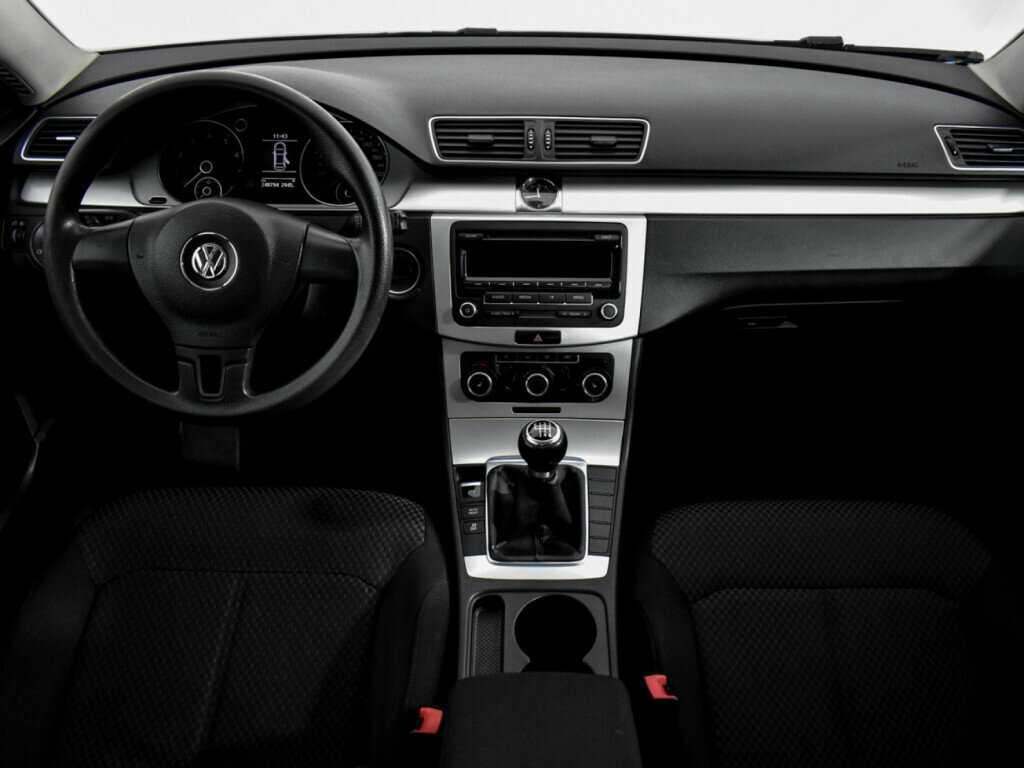 Купить Volkswagen Passat с пробегом. Фото: #11