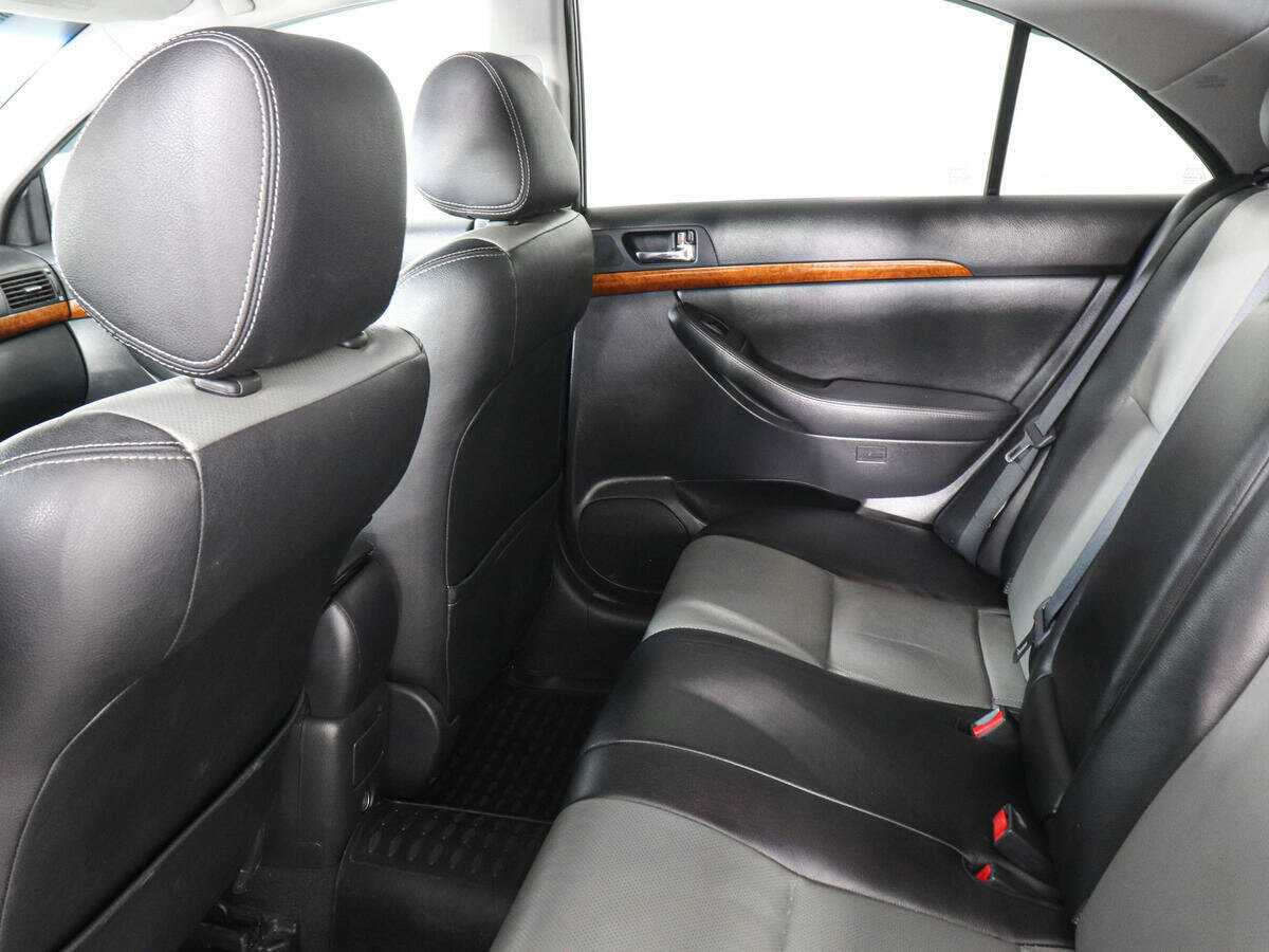 Купить Toyota Avensis с пробегом. Фото: #11
