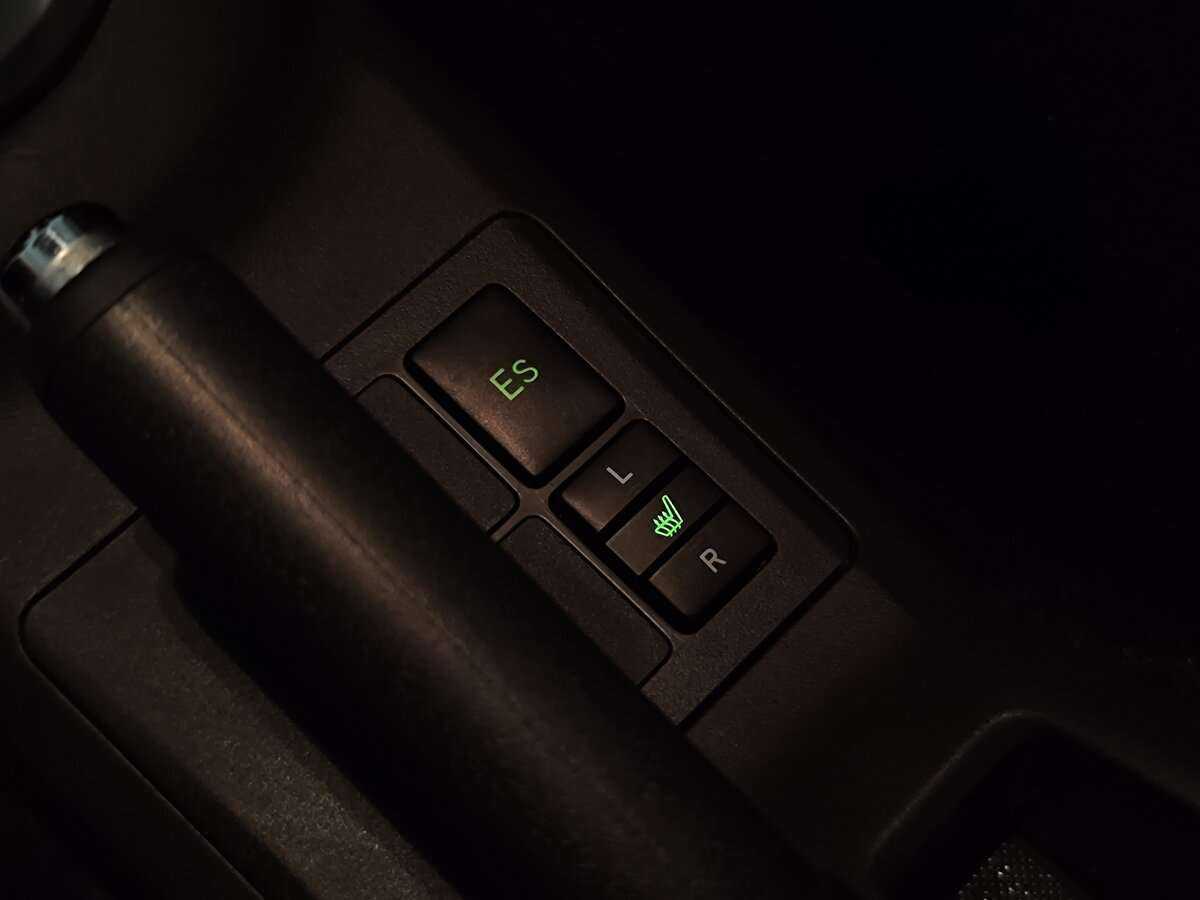 Купить Toyota Yaris с пробегом. Фото: #17