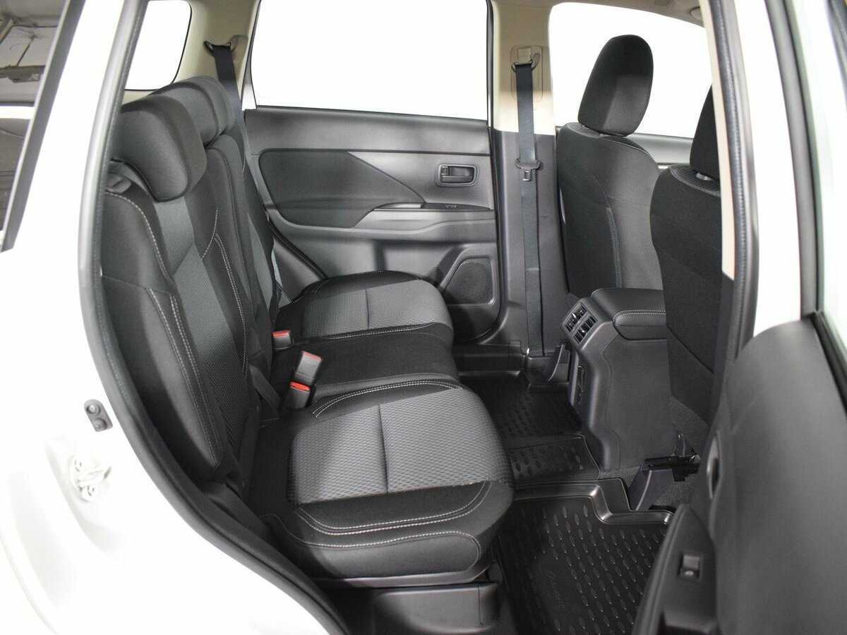 Купить Mitsubishi Outlander с пробегом. Фото: #8