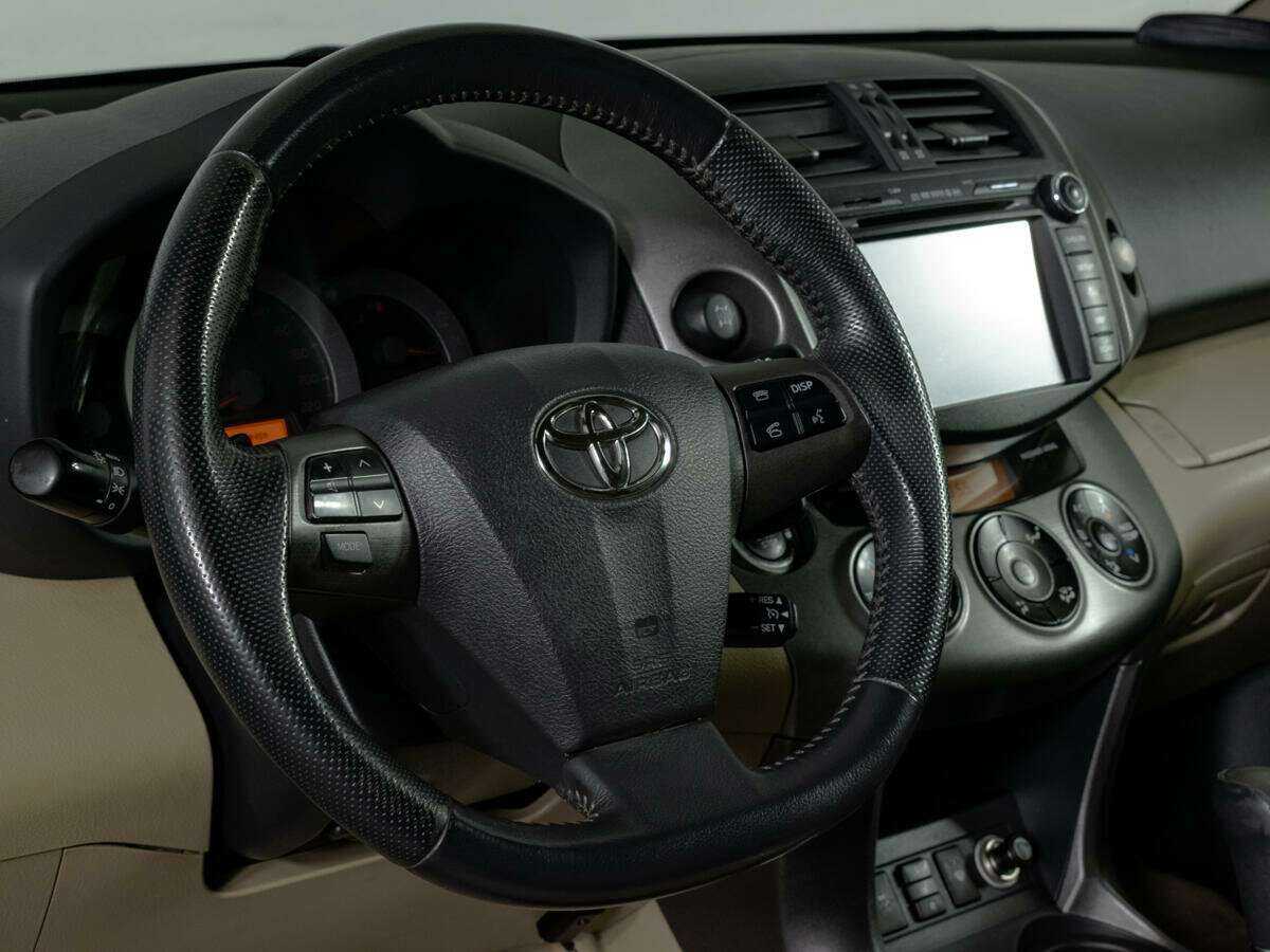 Купить Toyota RAV4 с пробегом. Фото: #11