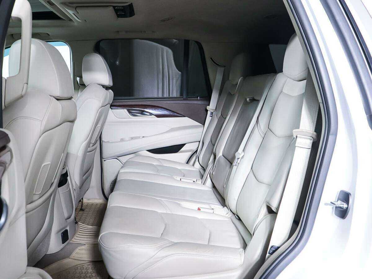 Купить Cadillac Escalade с пробегом. Фото: #6