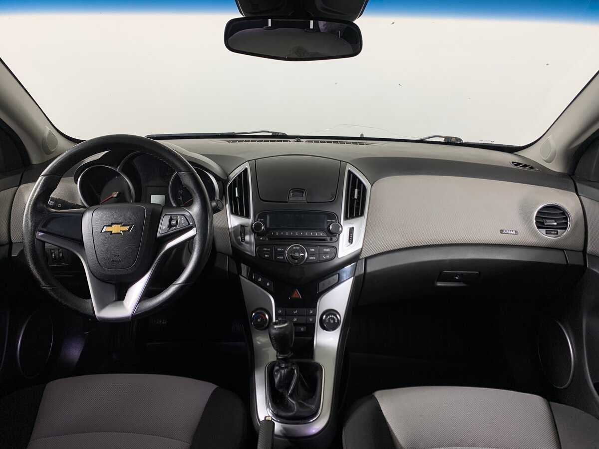 Купить Chevrolet Cruze с пробегом. Фото: #10