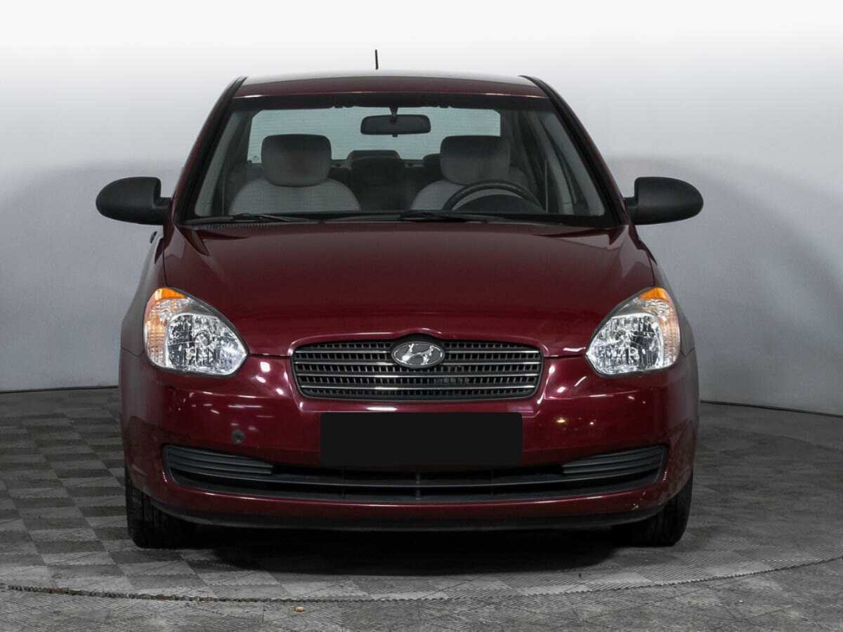 Купить Hyundai Verna с пробегом. Фото: #1