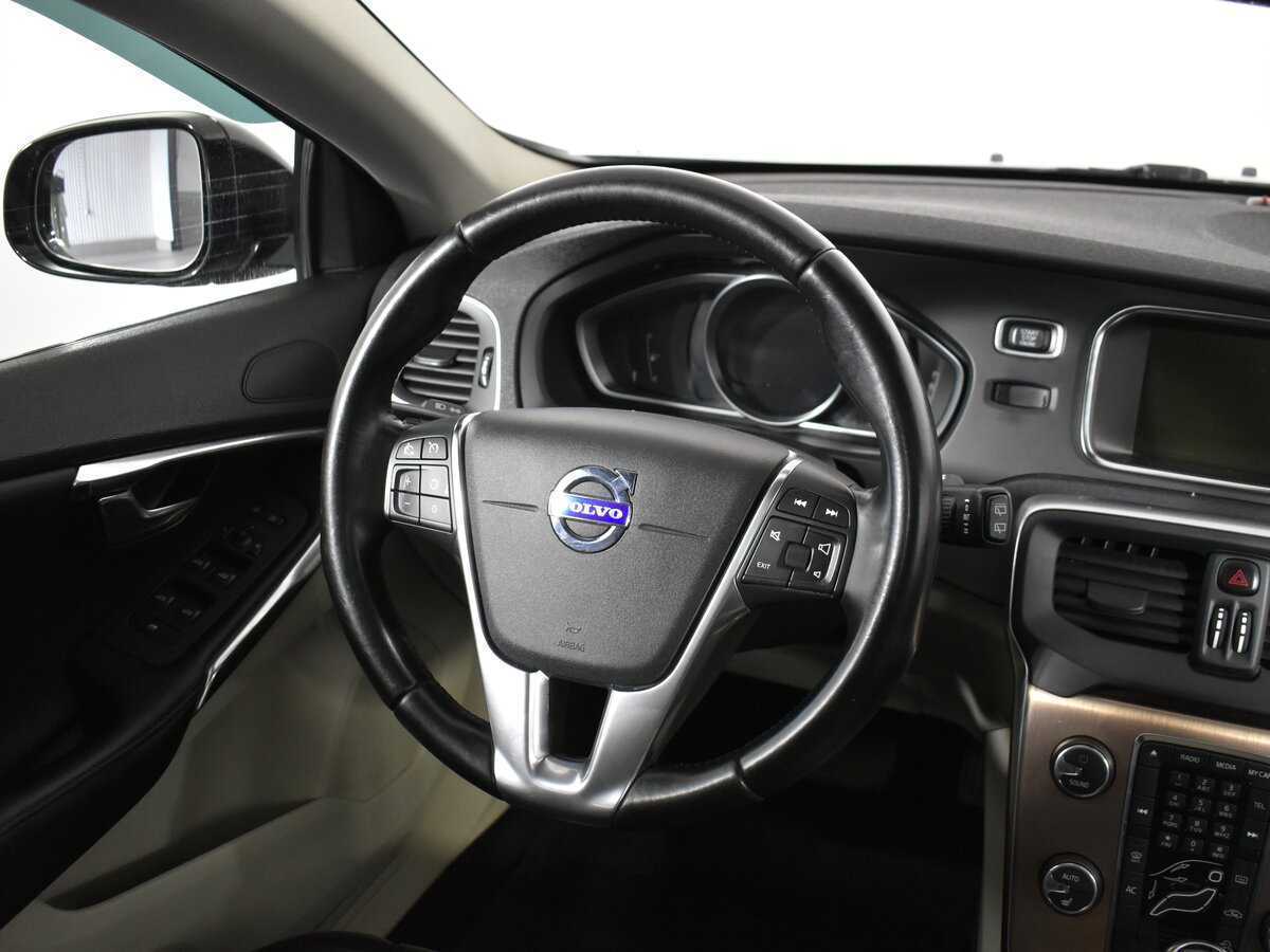Купить Volvo V40 Cross Country с пробегом. Фото: #9