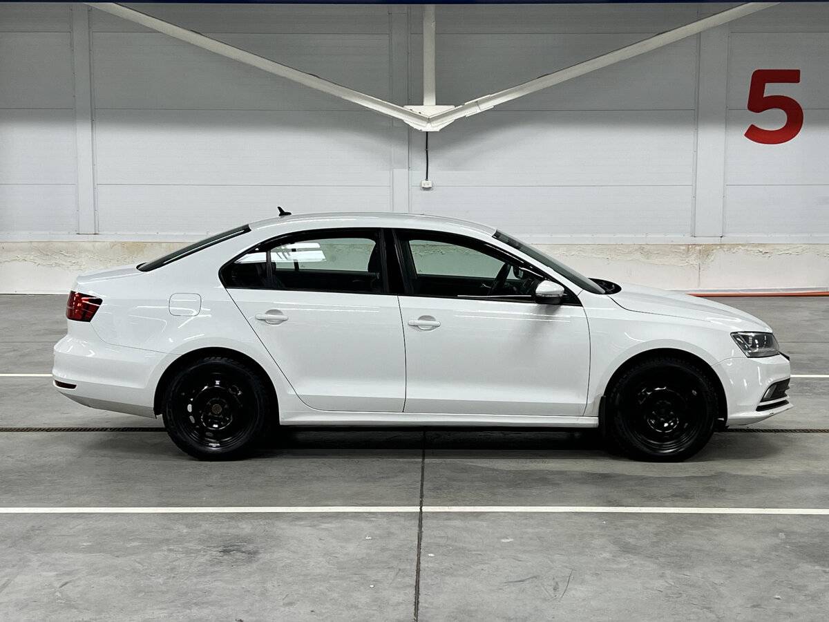 Купить Volkswagen Jetta с пробегом. Фото: #3
