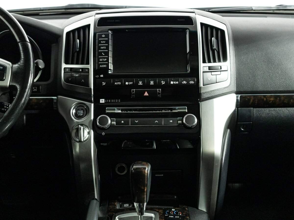 Купить Toyota Land Cruiser с пробегом. Фото: #11