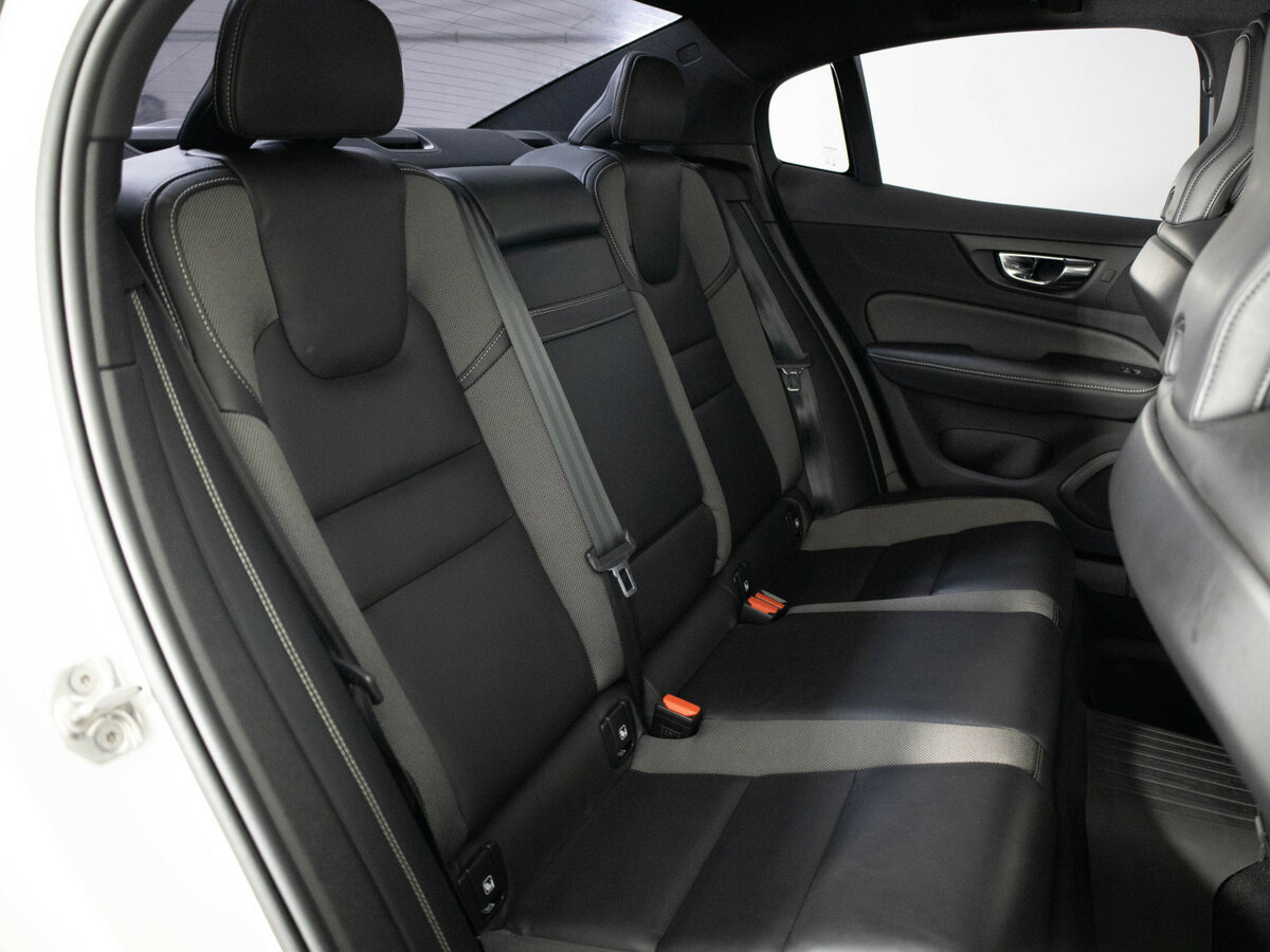 Купить Volvo S60 с пробегом. Фото: #17