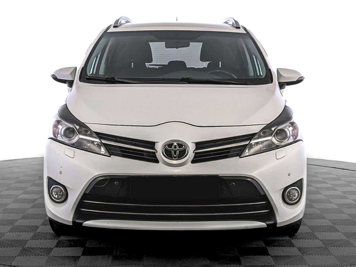 Купить Toyota Verso с пробегом. Фото: #1