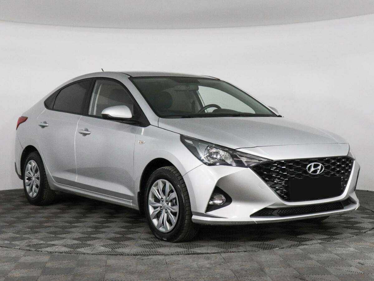Купить Hyundai Solaris с пробегом. Фото: #2