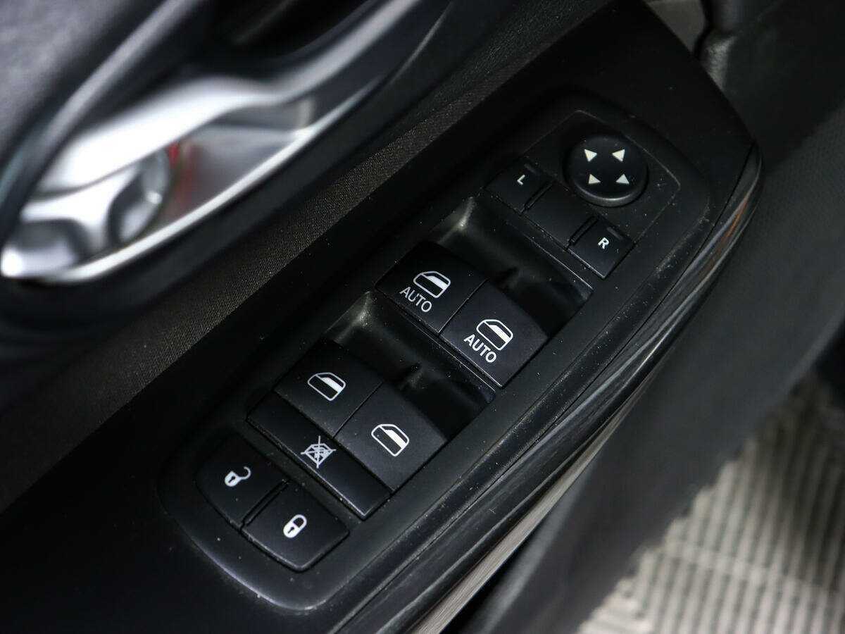 Купить Jeep Cherokee с пробегом. Фото: #12