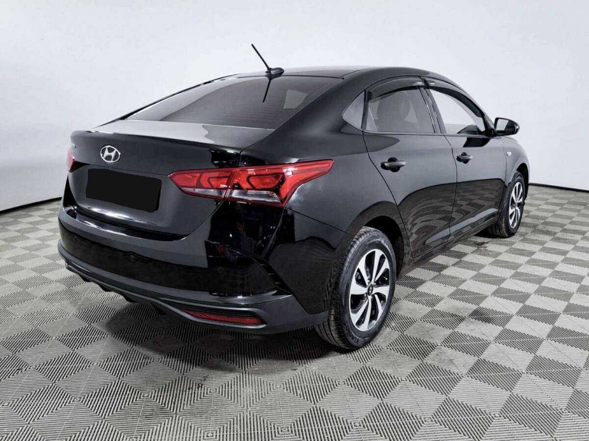 Купить Hyundai Solaris с пробегом. Фото: #2