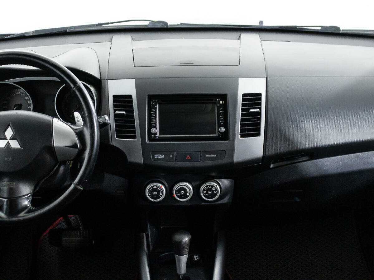 Купить Mitsubishi Outlander с пробегом. Фото: #13