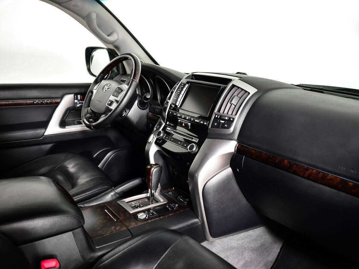 Купить Toyota Land Cruiser с пробегом. Фото: #8