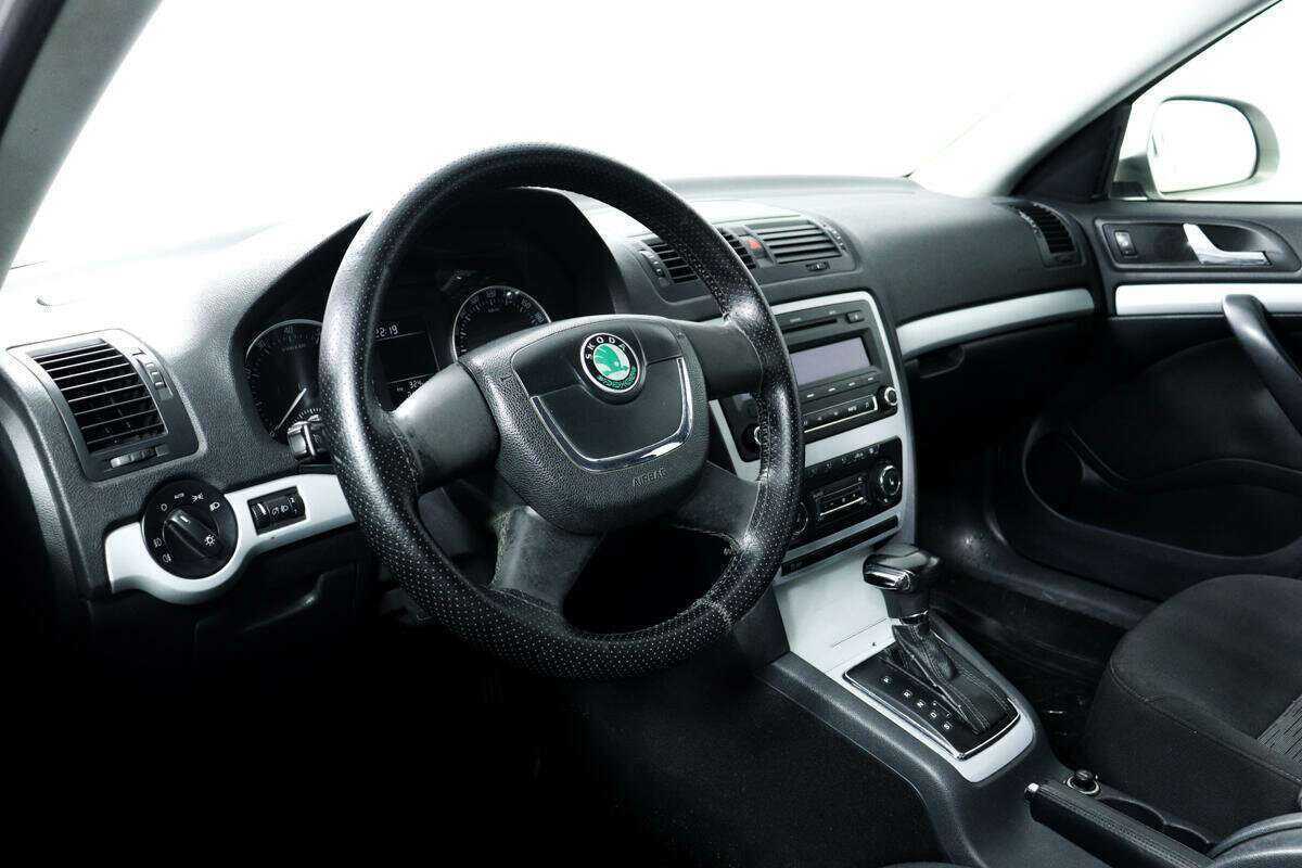 Купить Skoda Octavia с пробегом. Фото: #12