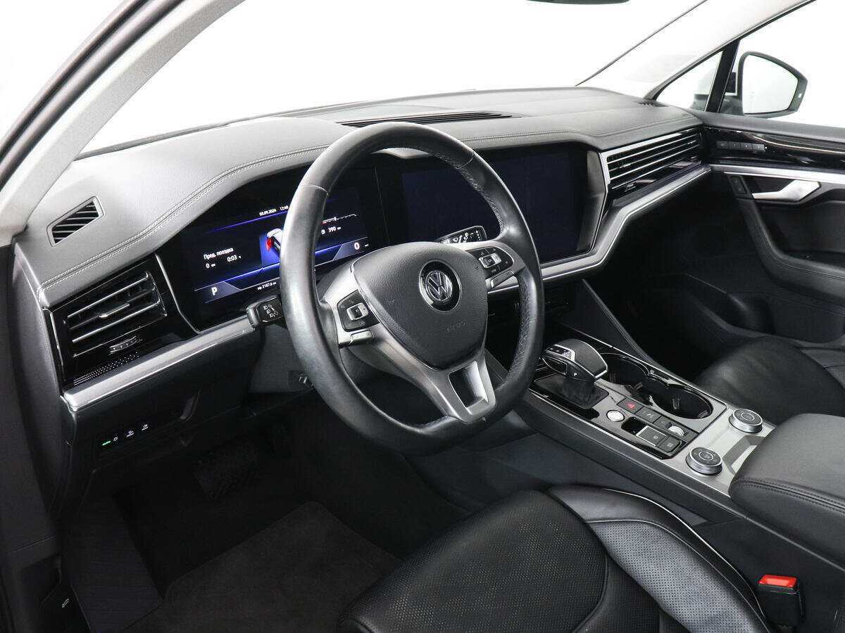 Купить Volkswagen Touareg с пробегом. Фото: #9