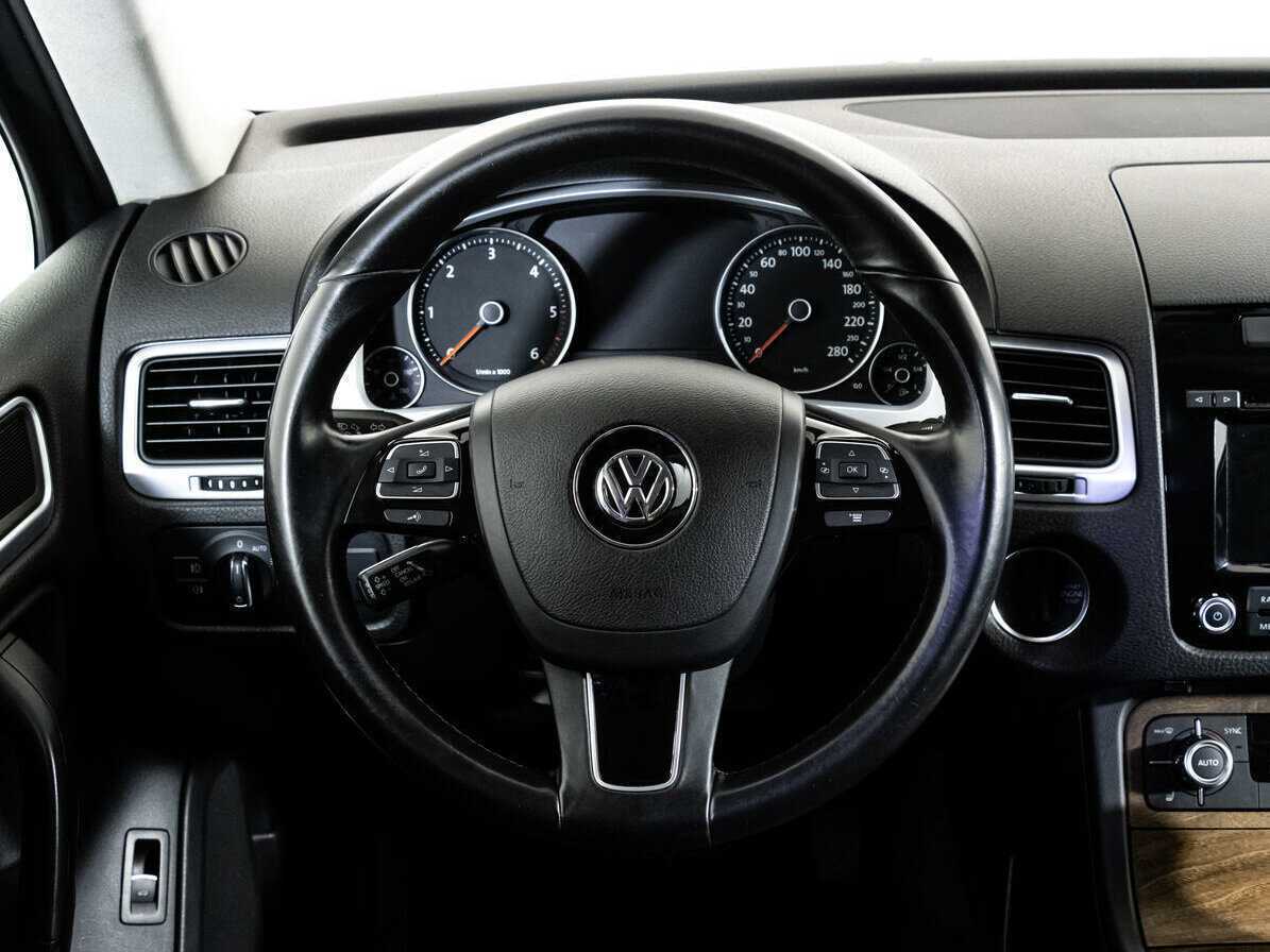 Купить Volkswagen Touareg с пробегом. Фото: #9