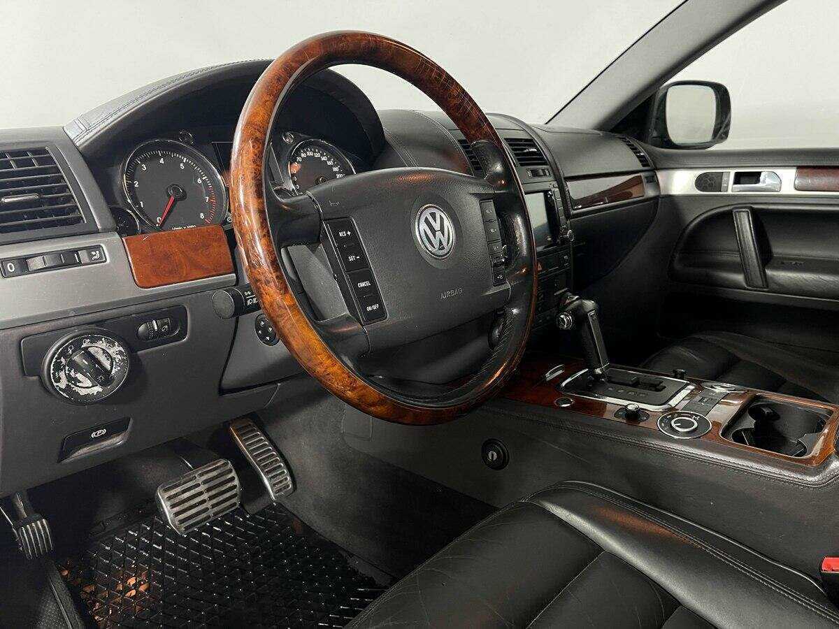Купить Volkswagen Touareg с пробегом. Фото: #12