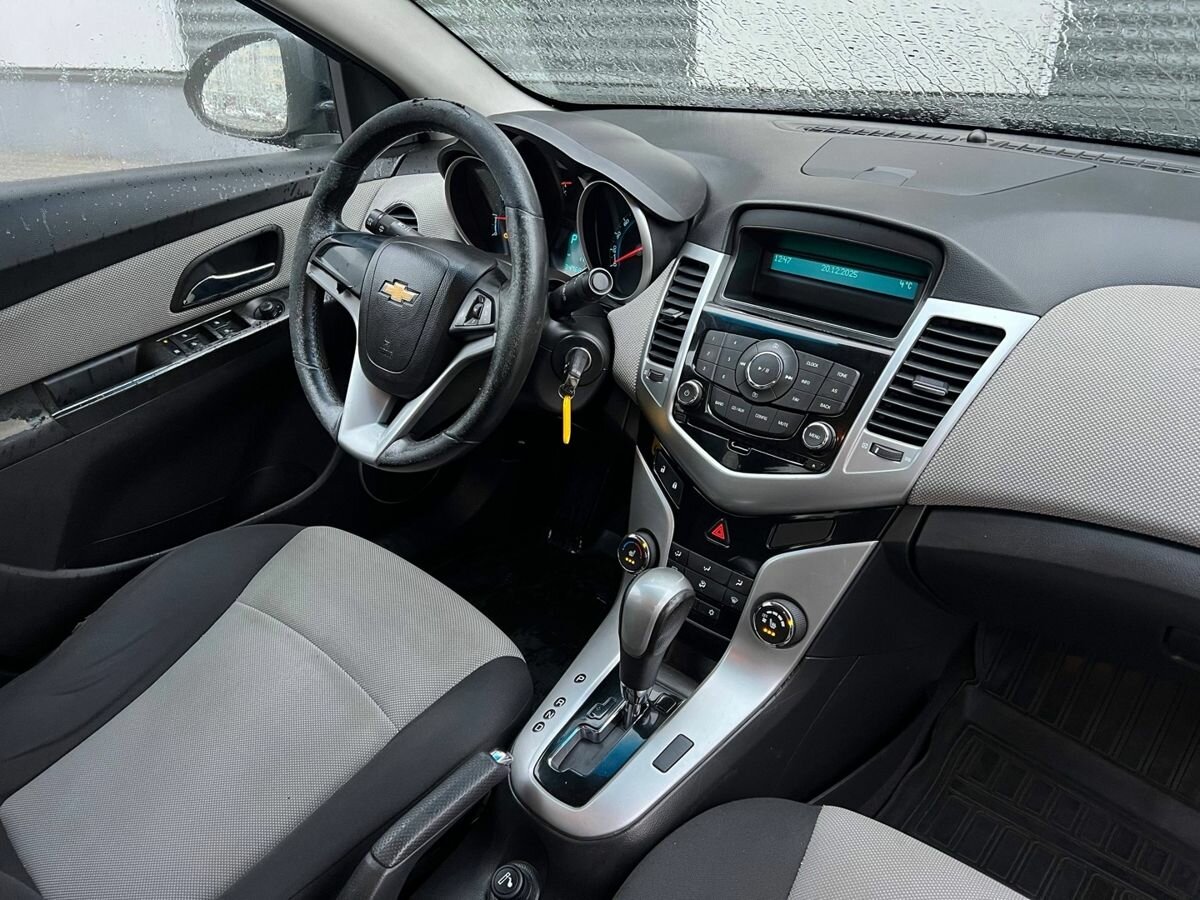 Купить Chevrolet Cruze с пробегом. Фото: #8