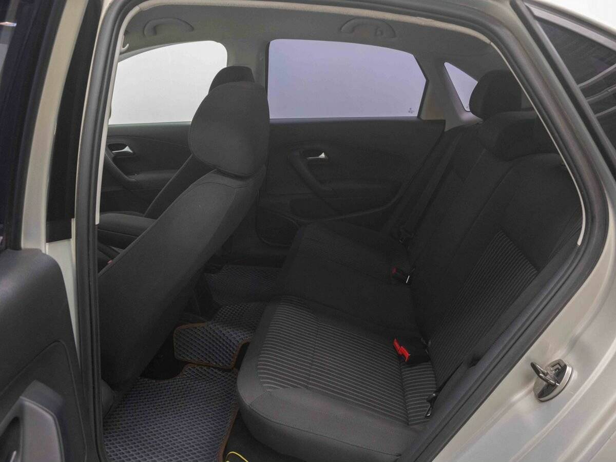 Купить Volkswagen Polo с пробегом. Фото: #8