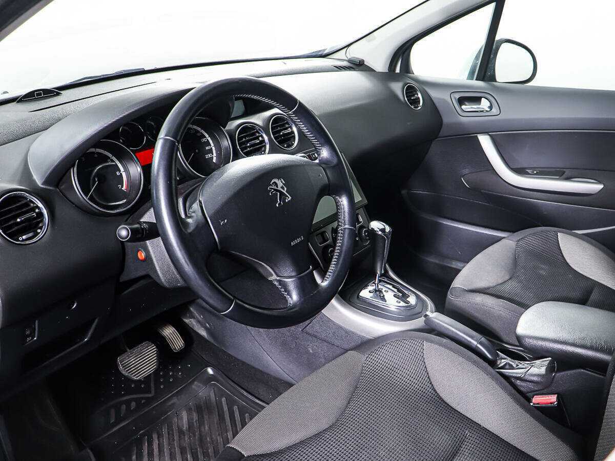 Купить Peugeot 308 с пробегом. Фото: #12