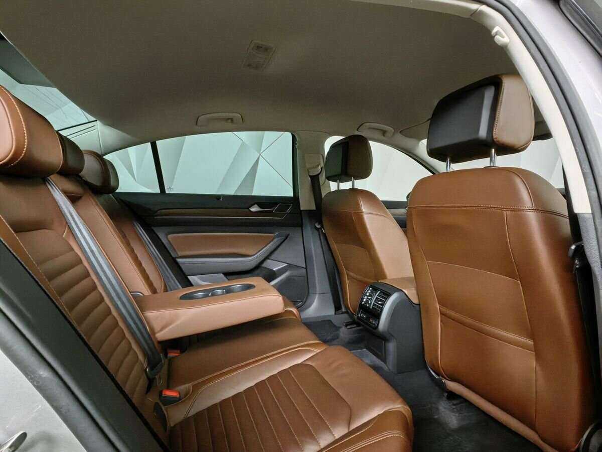 Купить Volkswagen Passat с пробегом. Фото: #11
