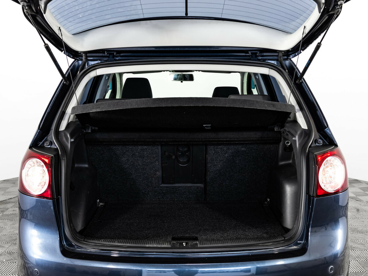 Купить Volkswagen Golf Plus с пробегом. Фото: #17