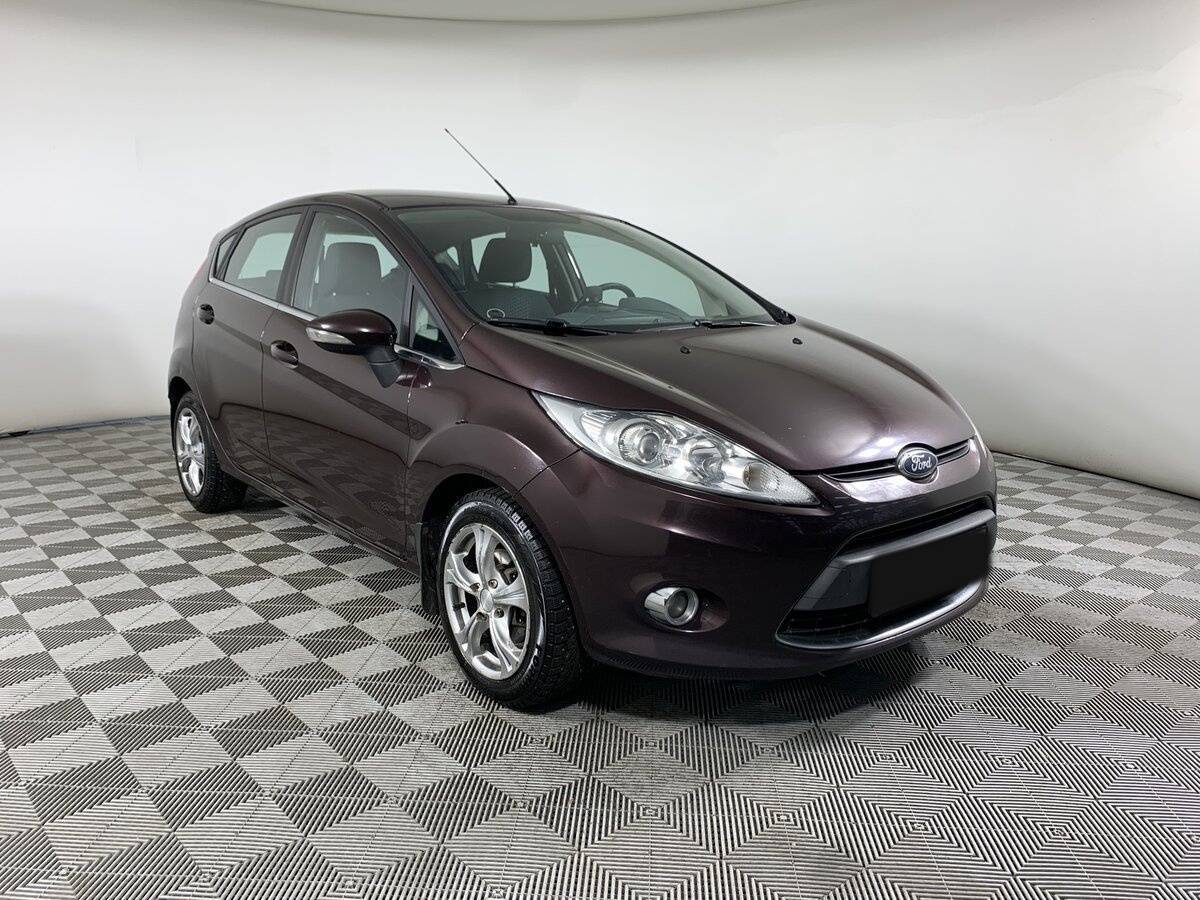 Купить Ford Fiesta с пробегом. Фото: #2