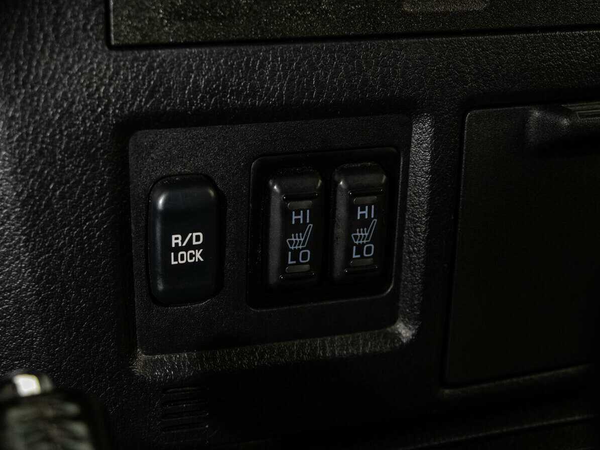 Купить Mitsubishi Pajero с пробегом. Фото: #16