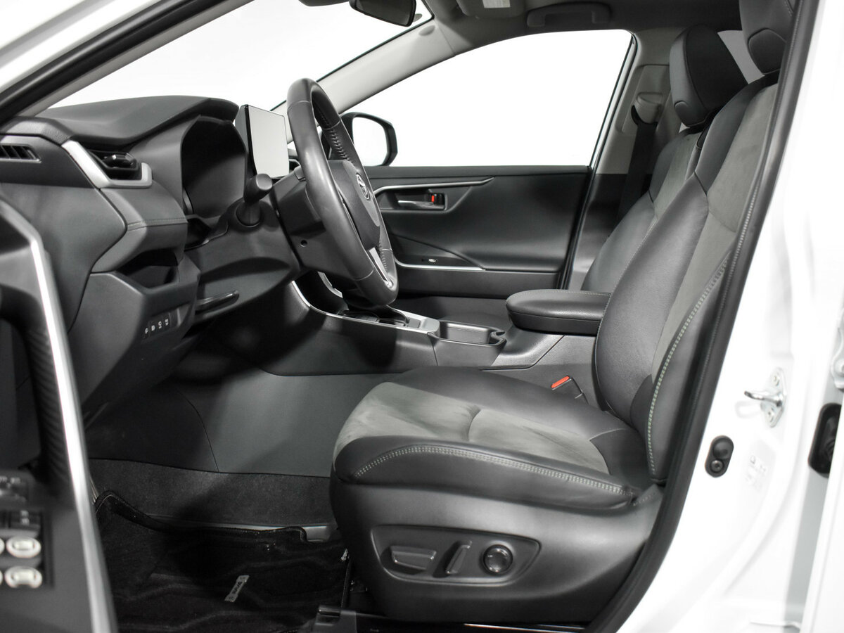 Купить Toyota RAV4 с пробегом. Фото: #9