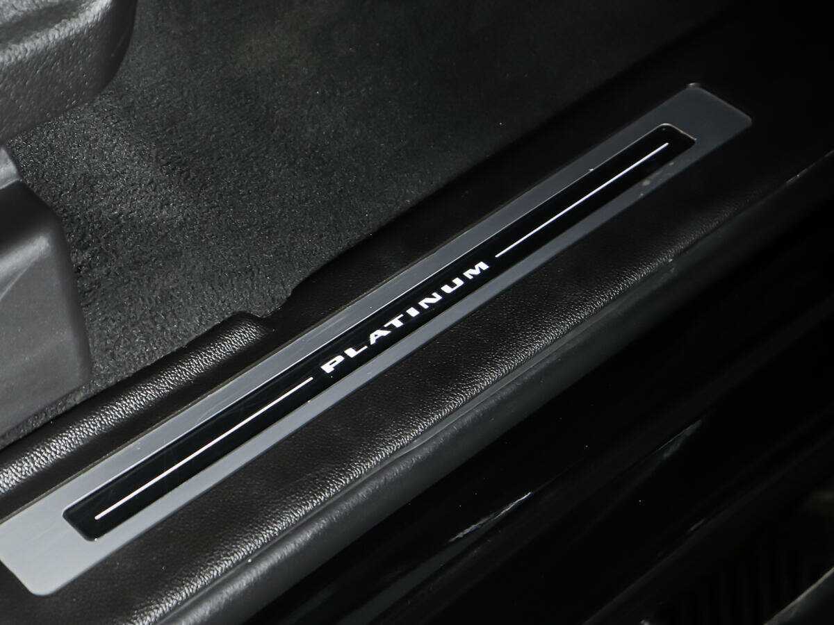 Купить Cadillac Escalade с пробегом. Фото: #19