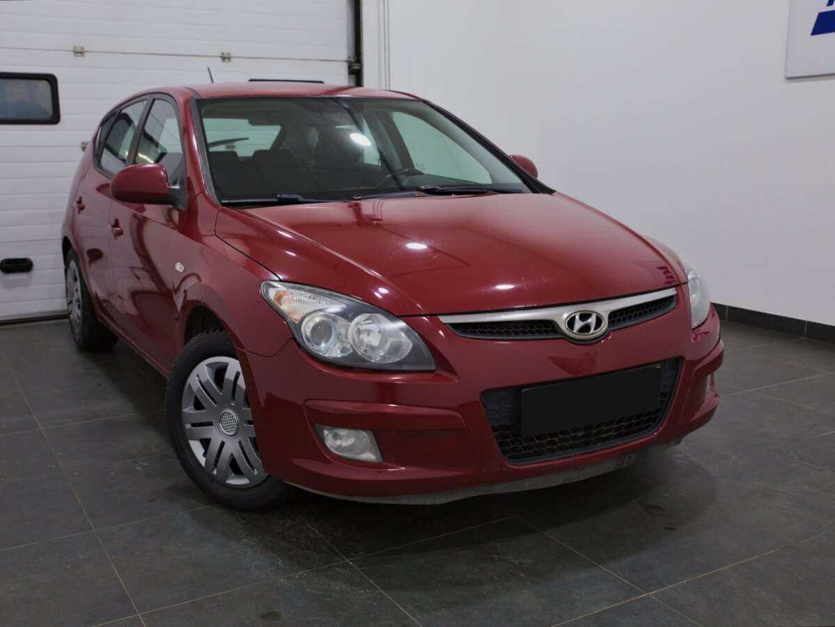 Купить Hyundai i30 с пробегом. Фото: #2