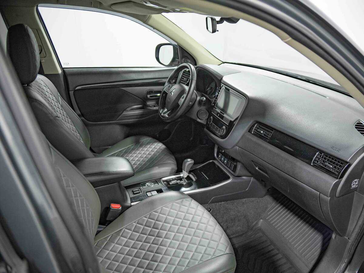Купить Mitsubishi Outlander с пробегом. Фото: #17
