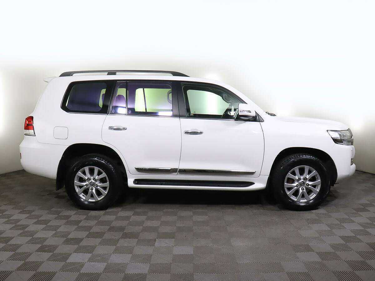 Купить Toyota Land Cruiser с пробегом. Фото: #2