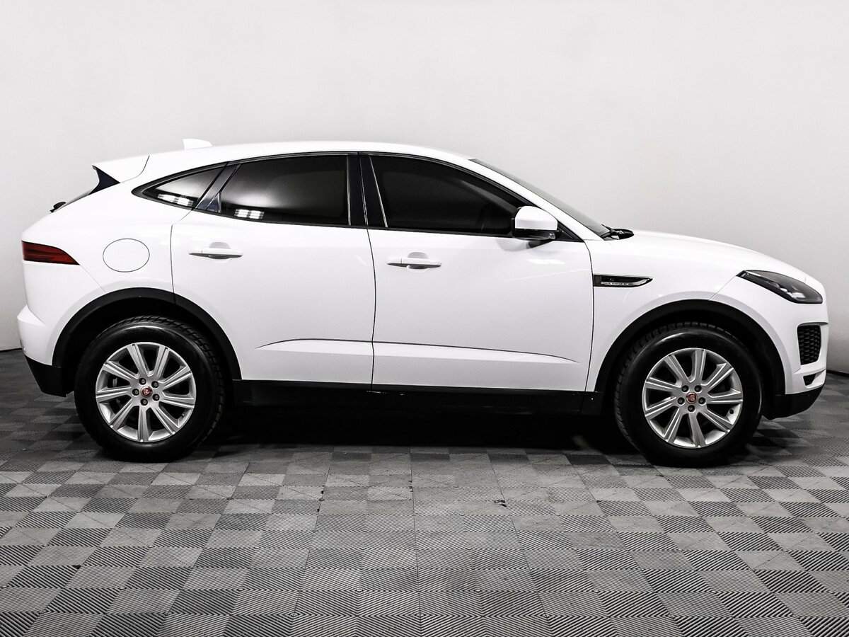 Купить Jaguar E-Pace с пробегом. Фото: #3