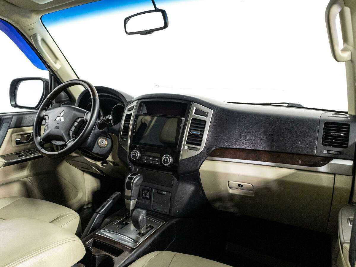 Купить Mitsubishi Pajero с пробегом. Фото: #6